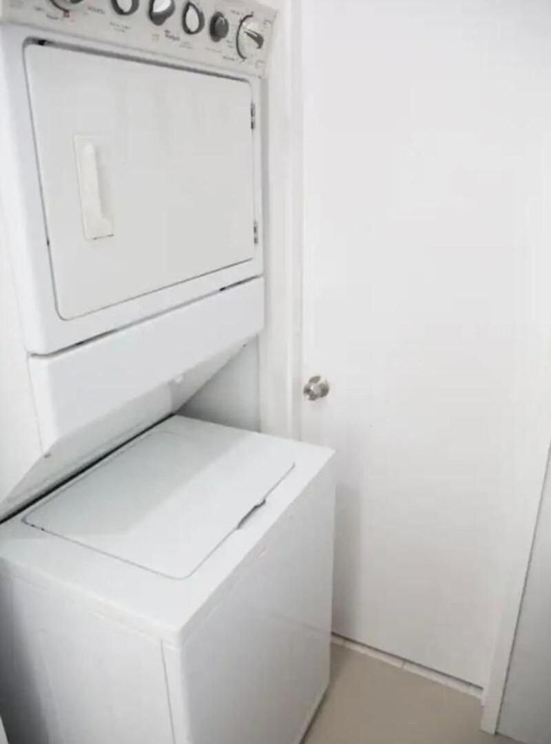 Apartamento En Edificio Con Acceso Directo A La Playa