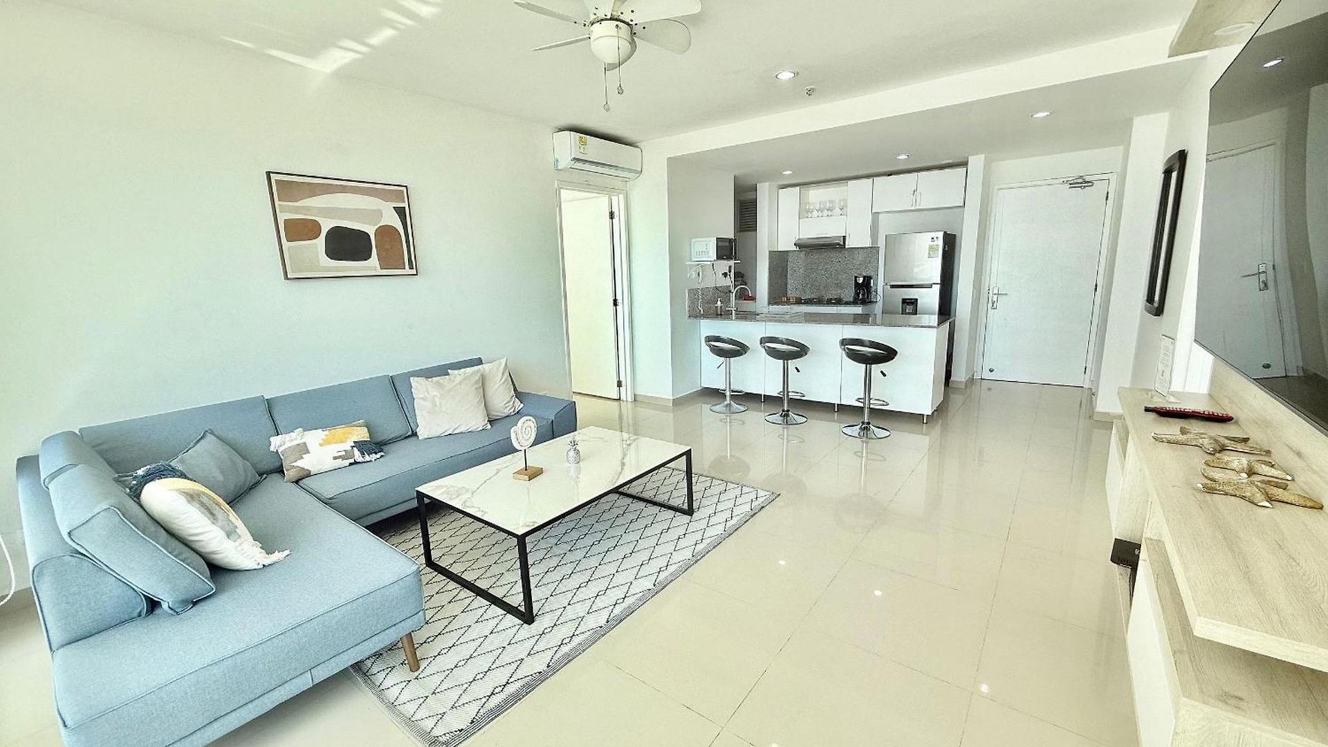 En Edificio Con Acceso Directo A La Playa Apartamento *