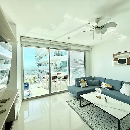 En Edificio Con Acceso Directo A La Playa Apartamento Cartagena
