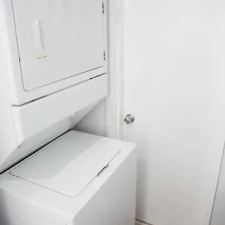 Apartamento En Edificio Con Acceso Directo A La Playa